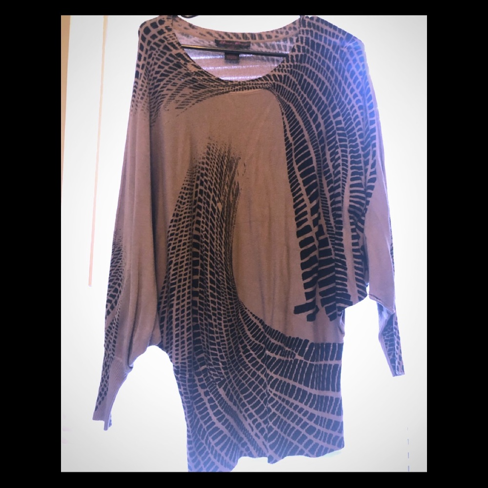 Woman’s Large Bat Wing Sweater gathered waist